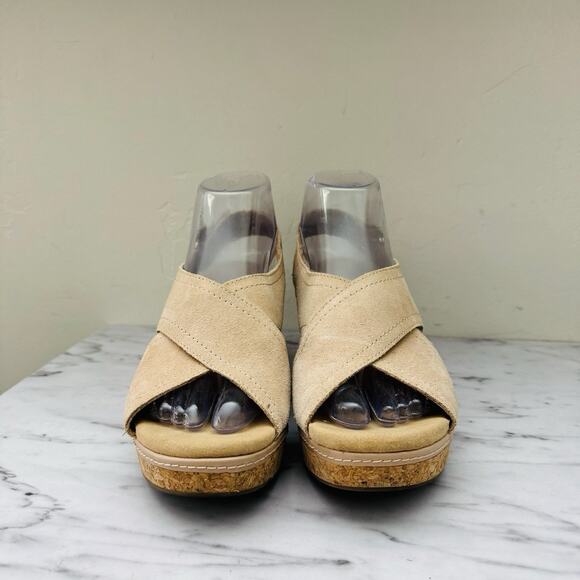 Clark’s Giselle Tan Side Slingback Wedge Sandal Women’s size 5.5 - Picture 2 of 10